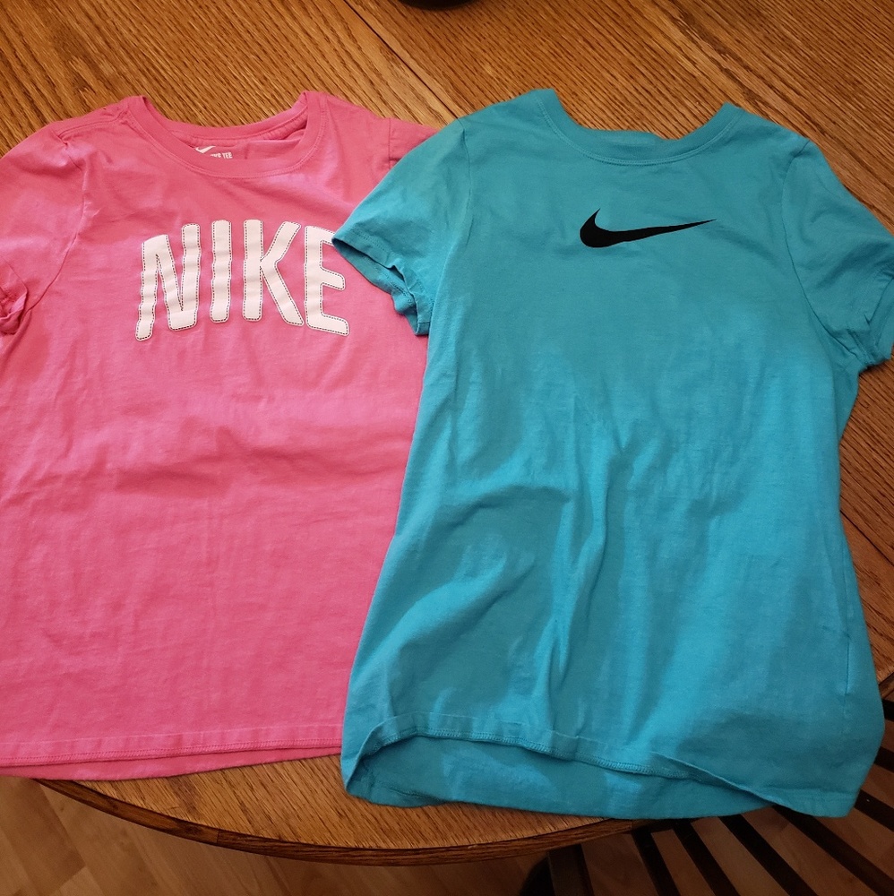 Bundle of 2 girls Nike shirts